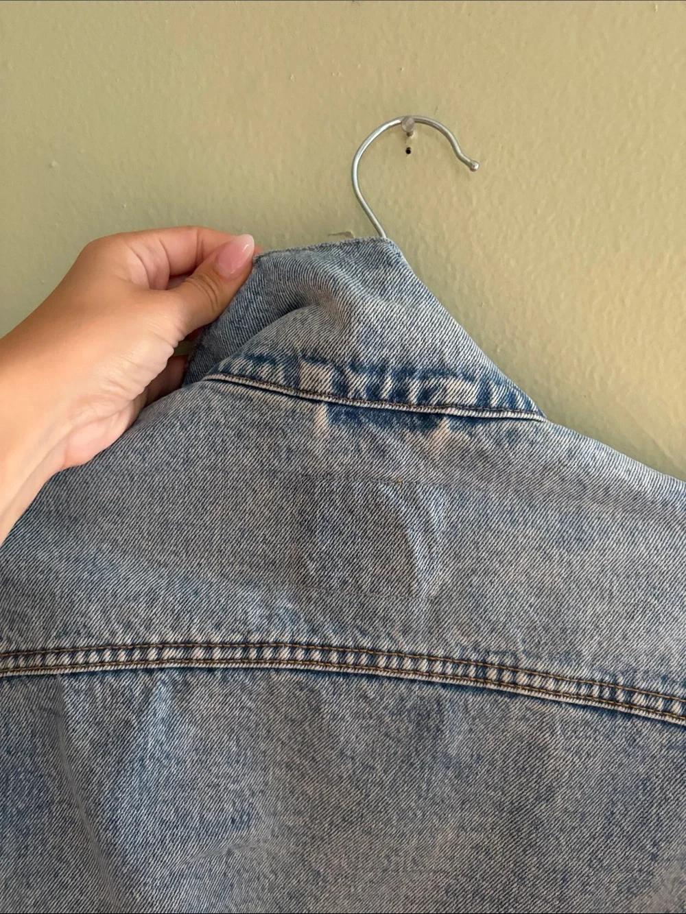 Levi’s Vintage Blue Denim Trucker Jacket - Classic Jean Jacket - Picture 15 of 15